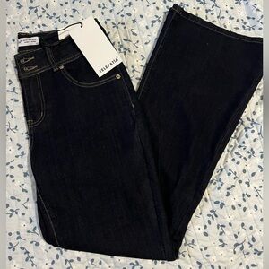 Telepatía Flare jeans- dark wash